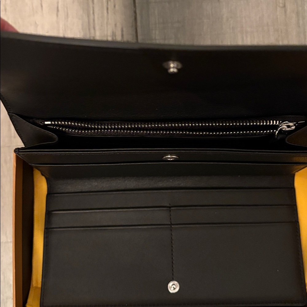 MCM - Never Carried Large Black Wallet - Picture 3 of 9